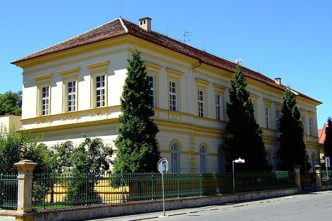 Private Half-Day Tour From Prague To Terezín Concentration Camp - Guide quality: where “private” turns into something you remember