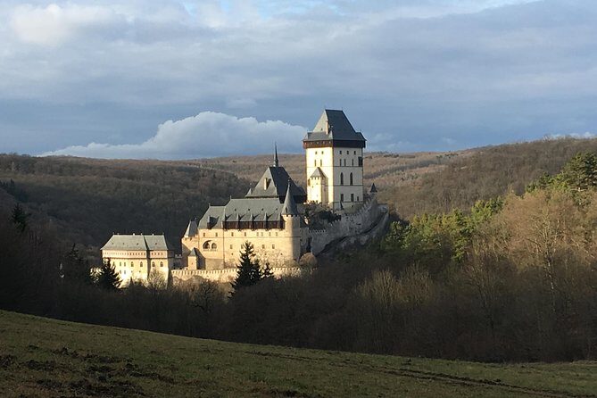 Private Half-Day Trip From Prague to Karlstejn Castle - Luxury pickup and the calm ride to Karlštejn