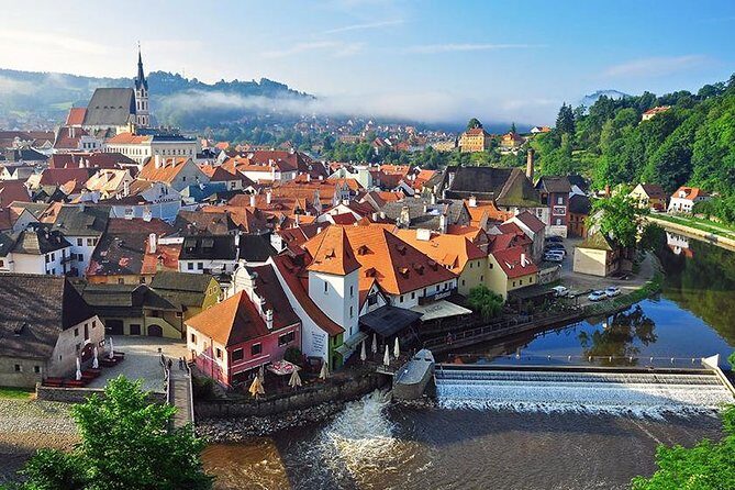 Private Luxury Transfer to Cesky Krumlov from Prague - Why a private Prague to Český Krumlov transfer saves you real time