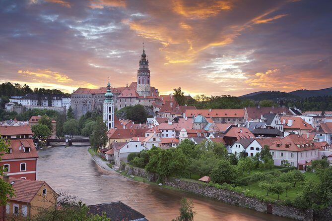 Private Luxury Transfer to Cesky Krumlov from Prague - What to expect from your driver (and how that shapes the experience)