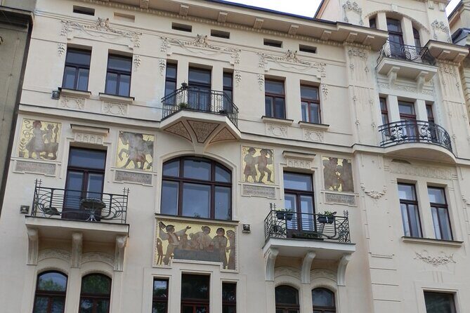 Private Prague Art Nouveau and Cubism Walking Tour - How you’ll spot Art Nouveau vs Cubism after this walk