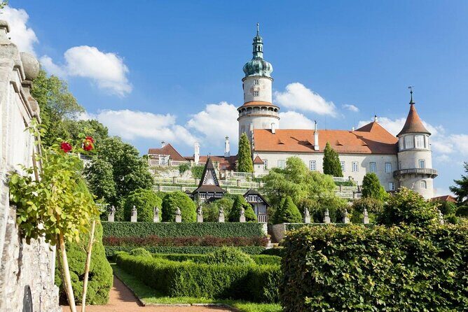 Private Prague Old Town, New Town And Jewish Quarter Walking Tour - Old-New Synagogue: understanding a key Jewish landmark beyond the postcard
