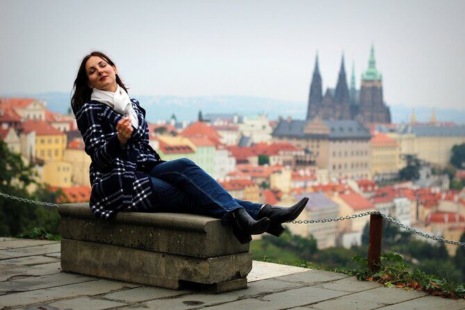 Private Prague Photoshoot for Individuals, Couples and Families - Meeting at the Astronomical Clock: quick plan, then go