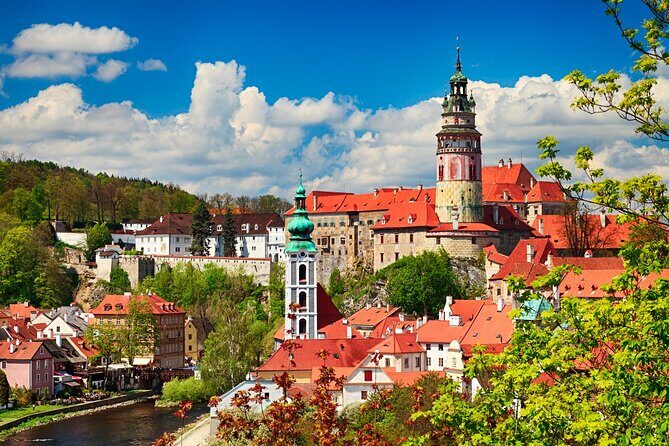 Private Romantic Whispers of Český Krumlov - The Town Square Stop: Where the Old Center Turns Romantic