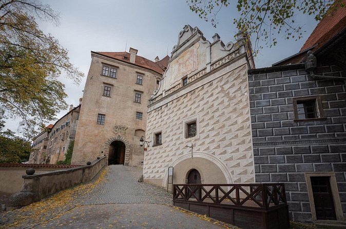Private Romantic Whispers of Český Krumlov - Egon Schiele Art Centrum: A Smart Detour Beyond Medieval Stones