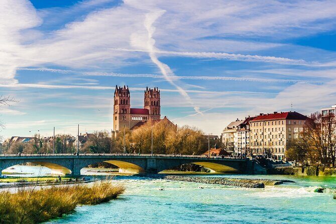 Private Scenic Transfer from Prague to Munich with 4h of Sightseeing - The Vehicle: Sized for Your Group and Your Luggage