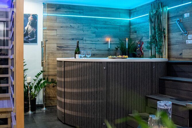 Private Spa with Jacuzzi and Sauna - BLACK ZONE - Included Prosecco, Fruits, Nespresso, and L’Occitane Comfort