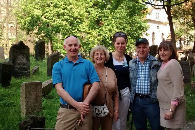 Private Stories of Jewish Prague Walking Tour - Old Jewish Cemetery: reading 12,000 stones without getting lost