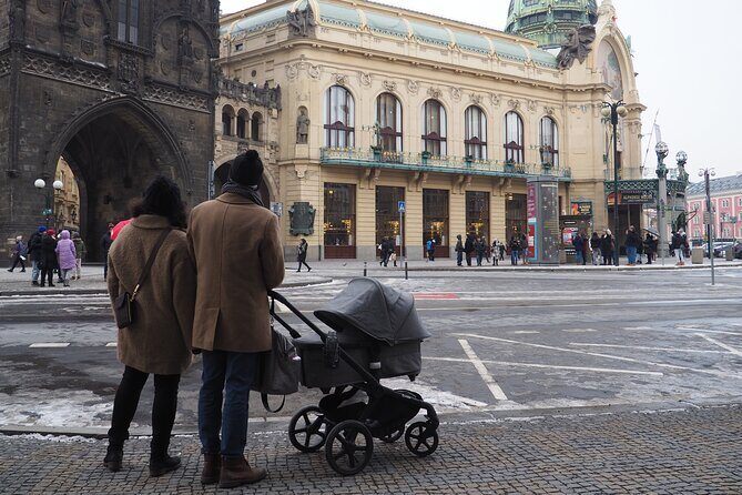 Private Tour in Prague Old Town Essentials - Franciscan Garden: peace in the busiest part of Prague
