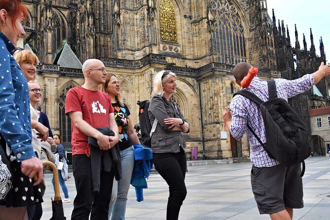 Private Tour of Prague Castle Interiors and Lunch included - Private Prague Castle tour at 9:30: how the timing helps