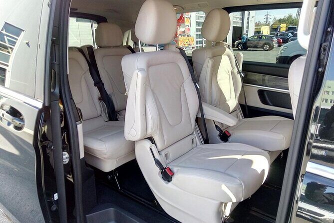Private Transfer from Prague Airport to Prague City Hotels 1 - 7 pax - Drop-Off at Any Prague Hotel: The Real Win for First-Time Visitors