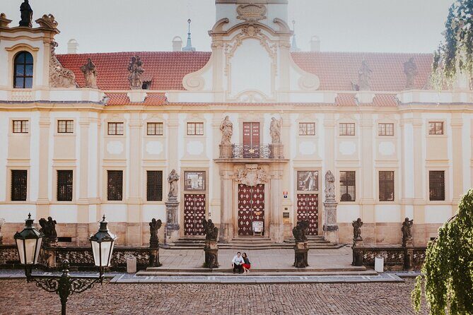 Private Vacation Photography Session with Local Photographer in Prague - Logistics you should plan before you arrive in Prague