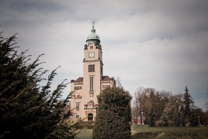 Psychiatric Hospital & Abandoned Cemetery - Prague after dark: Bohnice, the cemetery, and the weight of place
