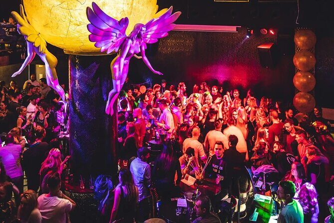 PUB CRAWL IN PRAGUE | Admission Ticket - How the included club entry changes your night