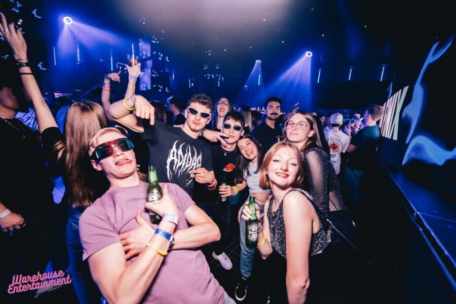 Pub Crawl with Shots and Night Club I Prague - Group Energy, Guide Style, and the Names You Might Hear