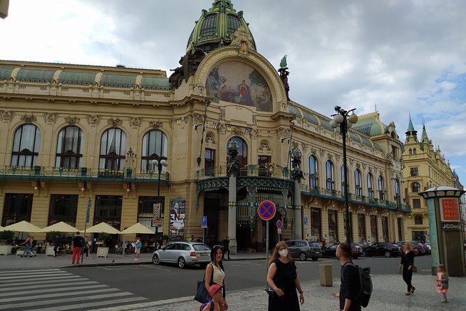 Rent-a-Friend in Prague - Prague Castle in one hour: the biggest complex, the real-world pace