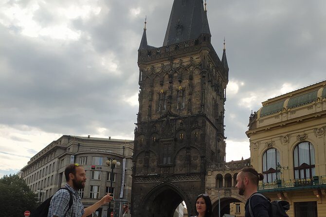 Rent-a-Friend in Prague - Charles Bridge for 15 minutes: a free stroll with serious photo power