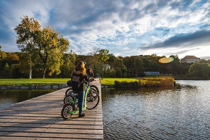 Rent your E-Scooter Hugo Bike in Prague! - Tips to get the smoothest ride (and fewer “wait, what now?” moments)