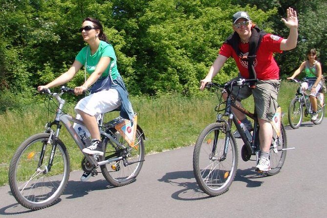 River & Park Bike Tour to Troja Chateau (Private small groups) - Letná Park: Prague skyline views with minimal fuss
