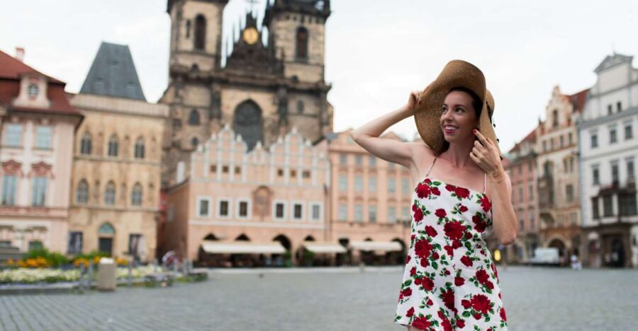 Romantic Photoshoot Experience for Couples in Prague - Timing tips for those three stops