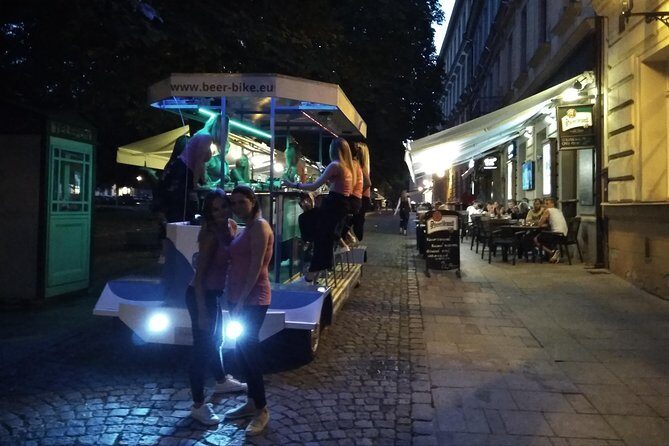 Sightseeing Tour in the Czech Republic: Beer Bike in Pilsen - The drinks: unlimited pilsner, plus options for everyone