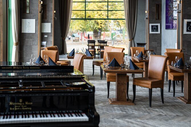 Sinatra Tribute Show and Dinner Experience in Manes - Art Restaurant Mánes: where swing meets a Prague view