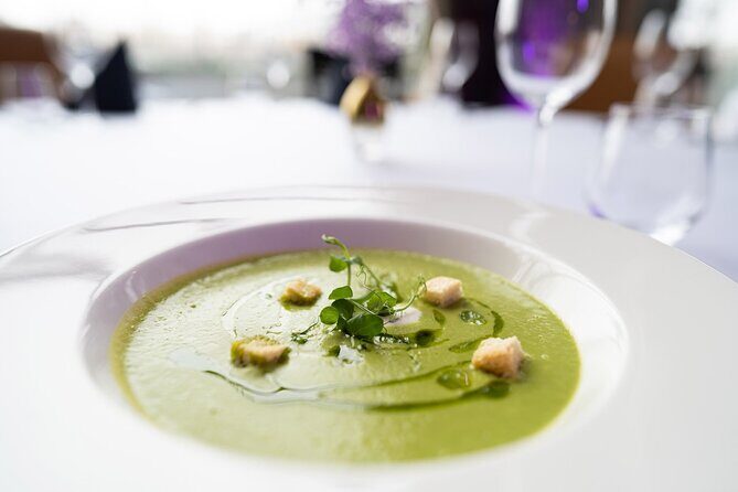 Sinatra Tribute Show and Dinner Experience in Manes - A 1930s Prague three-course dinner (with real menu details)
