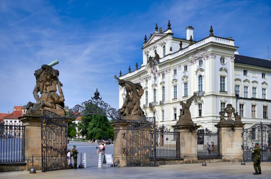 Skip-the-line Lobkowicz Palace Private Tour & Concert - Midday concert at Lobkowicz Palace: what to expect from the performance