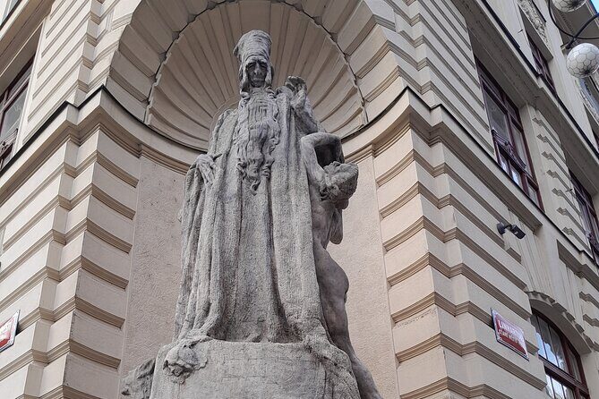 Small-Group Tour through the History of Jewish Prague - Maisel Synagogue: 10th-century roots to Jewish emancipation