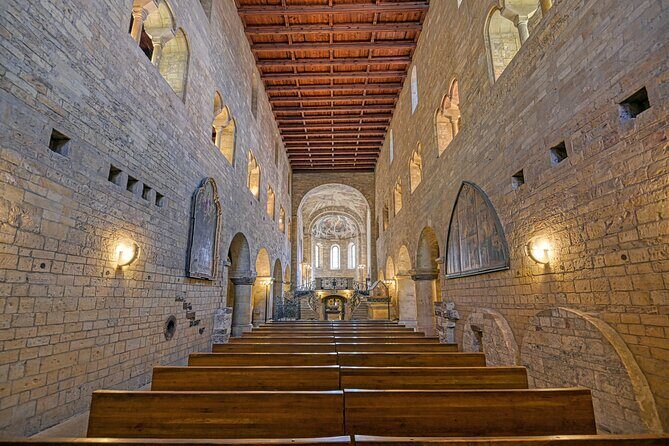 St Vitus Cathedral and Prague Castle Private Walking Tour - The Lesser Town stretch: the castle reveal before the castle reveal