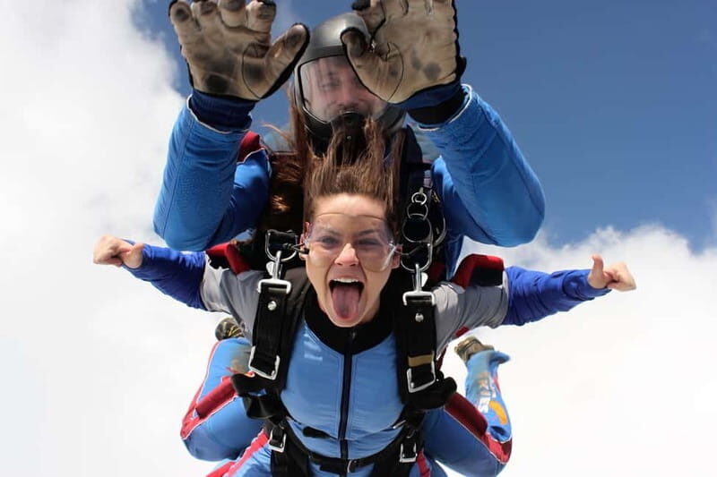 Tandem Skydiving Adventure in Prague - Practical Tips for a Smooth Prague Jump Day