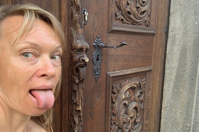 The Best of - private tour with PERSONAL PRAGUE GUIDE - Stop 7 and 8: Jewish Town from street level, with context you can build on