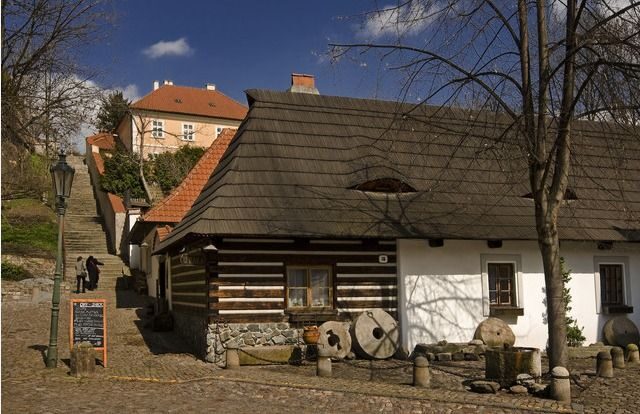 The essentials of Prague - Powder Tower to Municipal House: where your Prague story starts