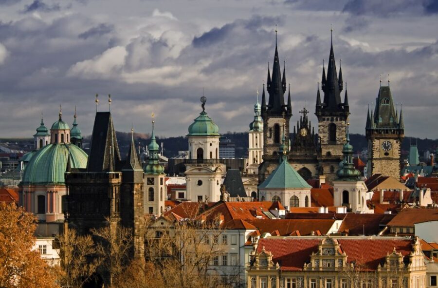 The essentials of Prague - Malá Strana stroll: quiet streets, big contrasts