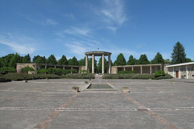 The only full Anthropoid tour with a visit to curve and Lidice, by private car - Why the guide storytelling is the difference-maker