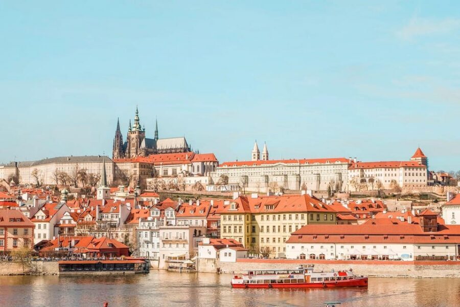Tour of Prague Castle in italian language ticket included - Golden Lane (Vicolo d’Oro): tiny houses with alchemists in mind