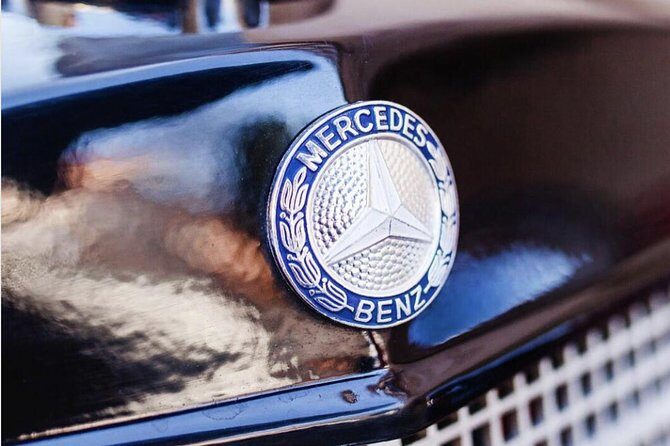 Vintage Cars Prague - Sightseeing Tour 90min / 1-6 pers. - Price and value: $258.30 for up to 6 people