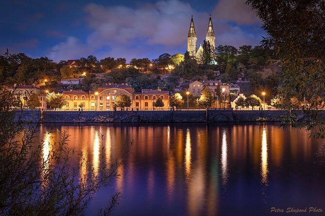 VIP Private tour Prague: Castle, Lunch, Beer, Boat - Old Town (Stare Mesto) meeting point: a guide’s job is to make it make sense