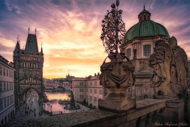 VIP Private tour Prague: Castle, Lunch, Beer, Boat - Charles Bridge in a tight window: iconic views without spending all day in line