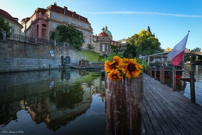 VIP Private tour Prague: Castle, Lunch, Beer, Boat - Lennon Wall story: 15 minutes for meaning, not just a selfie stop