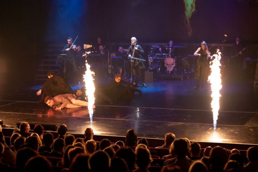 Vivaldianno The Show in Theatre Hybernia - Dekkadancers Choreography and Costumes: Modern Movement on Baroque Music