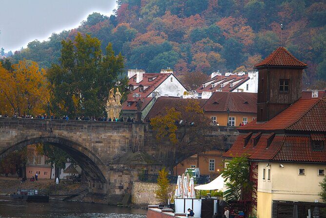 Walking through ages: 11th to 21st century, Prague flavoured - Josefov and the Old-New Synagogue: Jewish quarter through eras