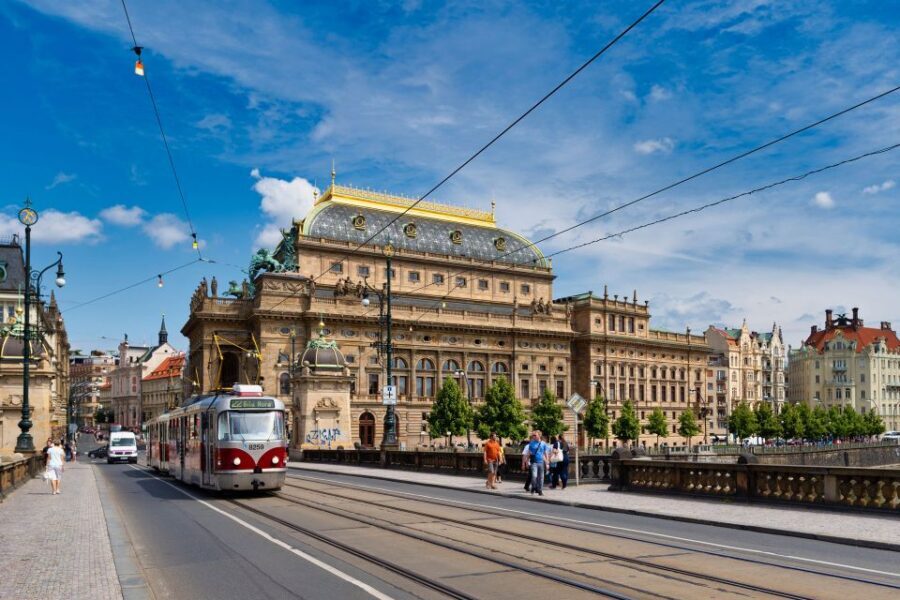 Walking tour of Prague in French : Nové Město - Key things that make this Nové Město tour worth it