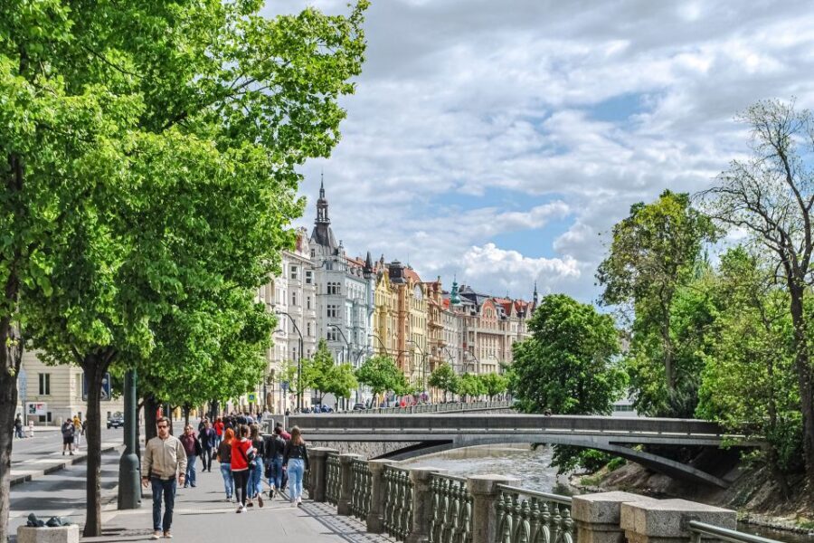 Walking tour of Prague in French : Nové Město - Meeting at Jindřišská Tower: getting oriented fast