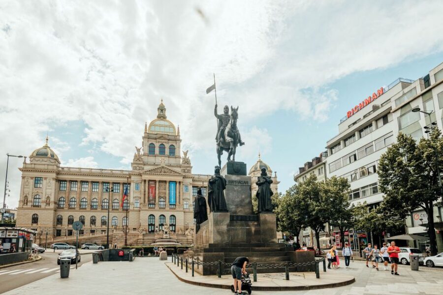 Walking tour of Prague in French : Nové Město - How to plan your day around this walking tour