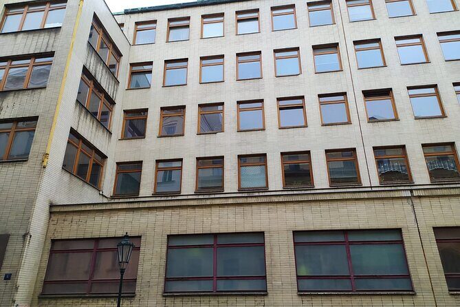 Wars and Totality Private Walking Tour in Prague - Who this tour is best for (and who should pass)
