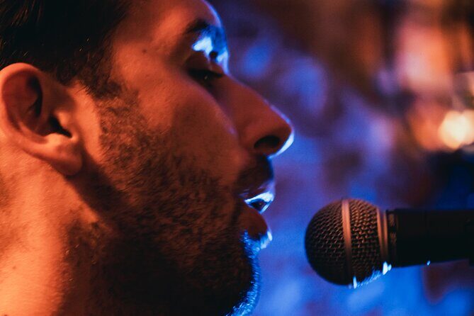 Wednesday Night Live Music and Cocktails Ticket in Kontakt Bar - What the evening feels like: the flow at Kontakt Bar