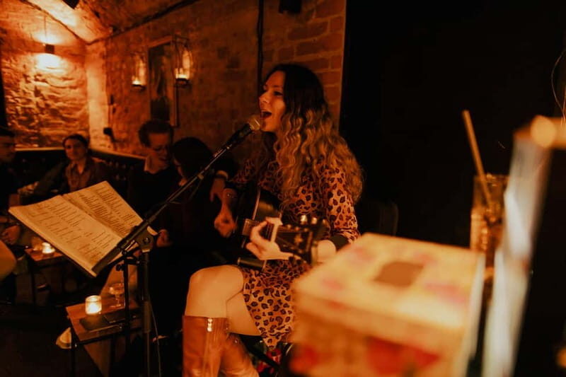 Wednesday Night Live Music with Cocktails - The 10:30pm acoustic show and why the reserved seat helps