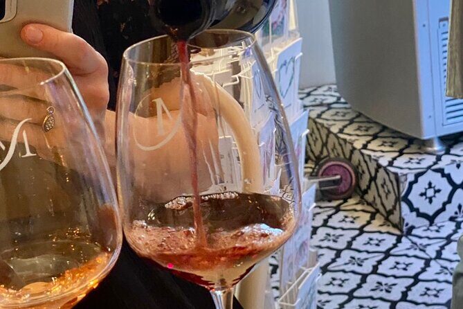 Wine Tasting and History Prague - Stare Mesto and Charles Bridge: moving stories that make the city feel like a film
