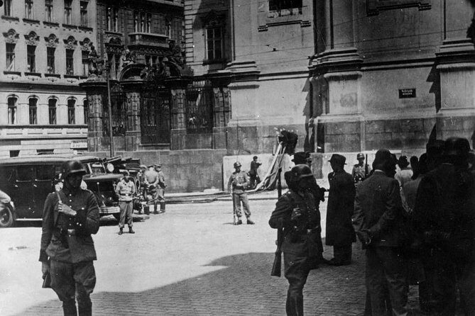 WWII Secrets of Prague: Small Group Tour with Crypt Visit - What you’ll learn as you walk through Old Town and the Jewish Quarter